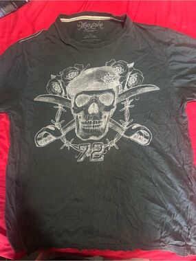 Marc Ecko Men’s Black T-shirt skull with military hat swords roses “72” vintage